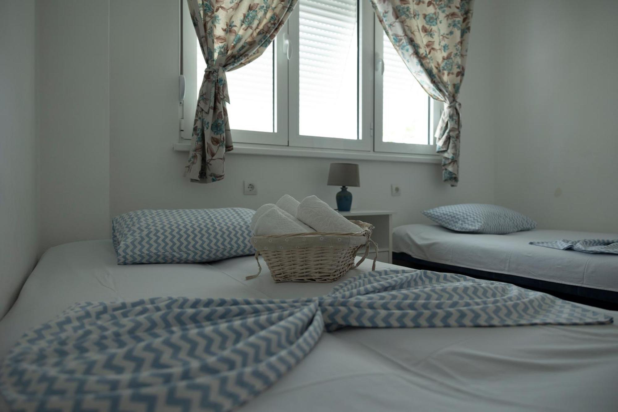 Three Palms Apartments Novakovic Petrovac Exterior foto
